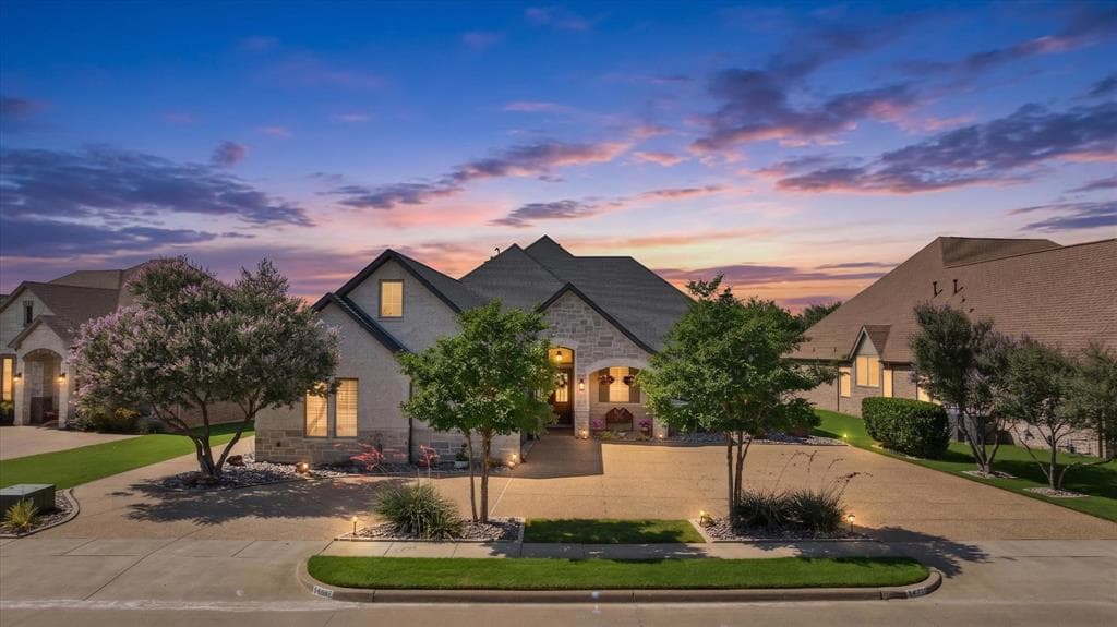 2603 Waters Edge Dr