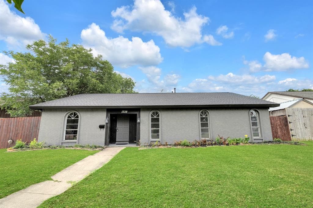 1338 Beechwood Dr