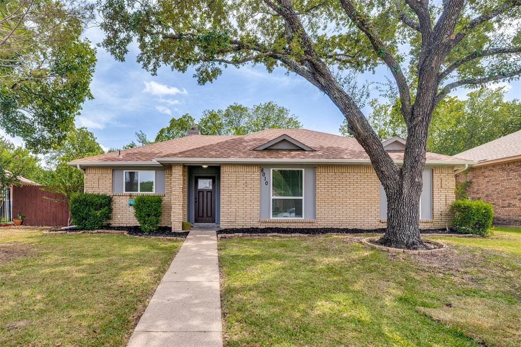 8010 Meadowlark Ln