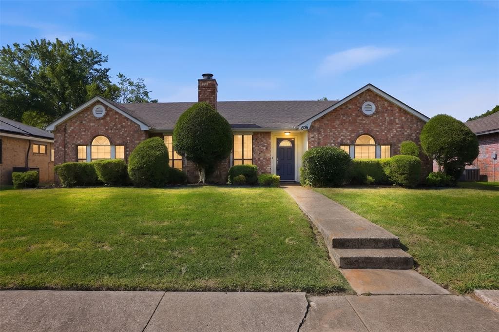606 Rosedown Ln