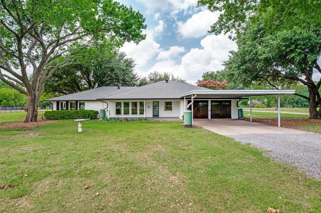 5713 Pecan Place Dr