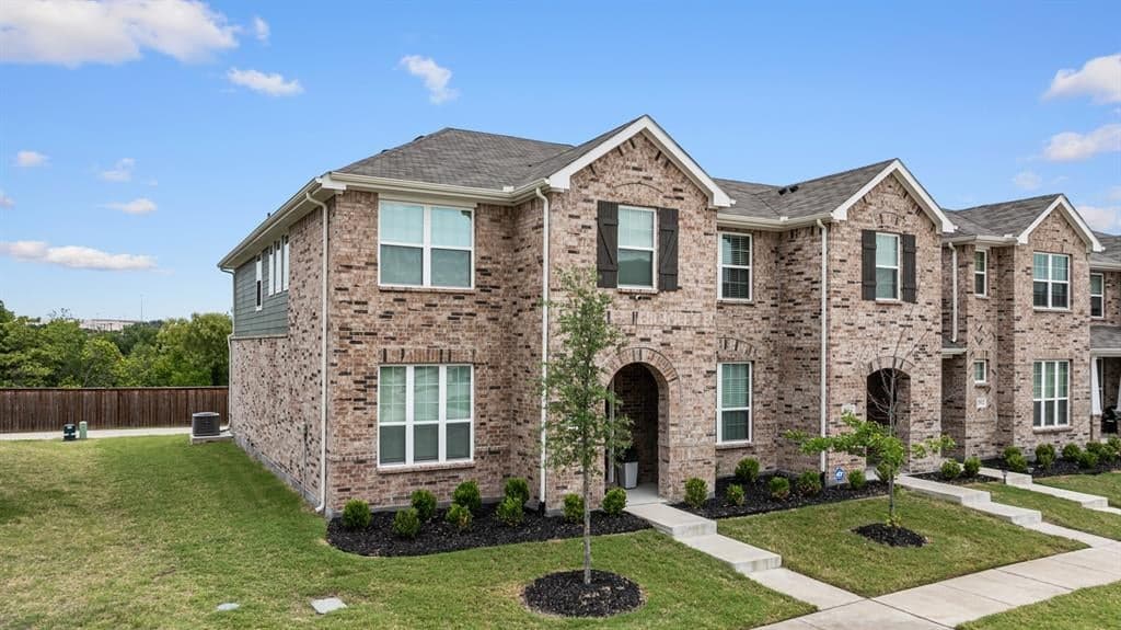 2920 Baneberry Ln