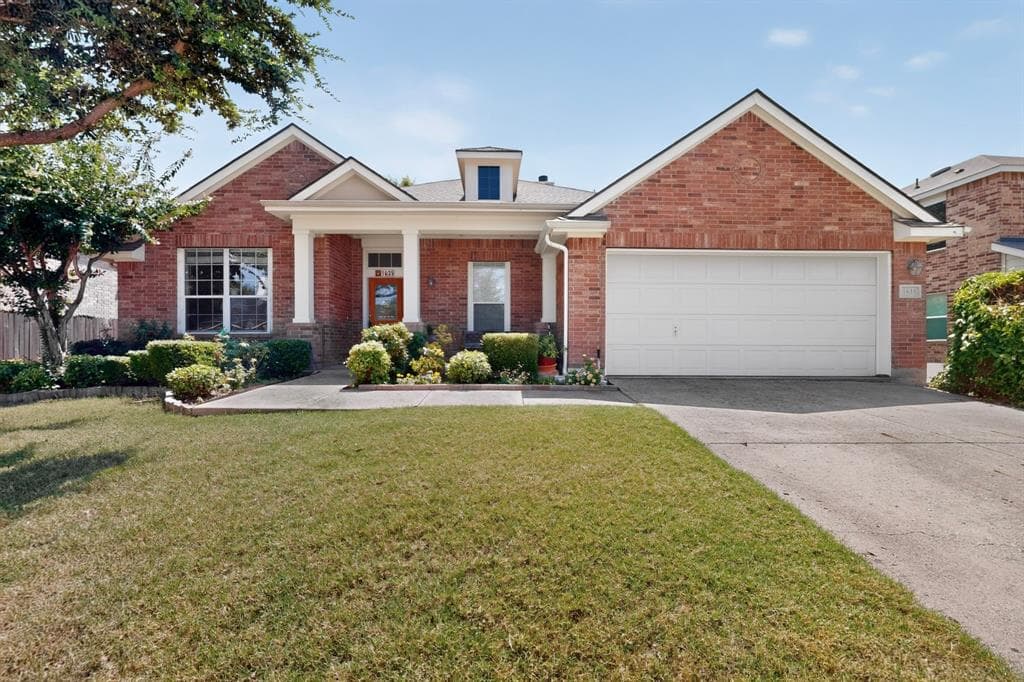 1635 Luckenbach Dr