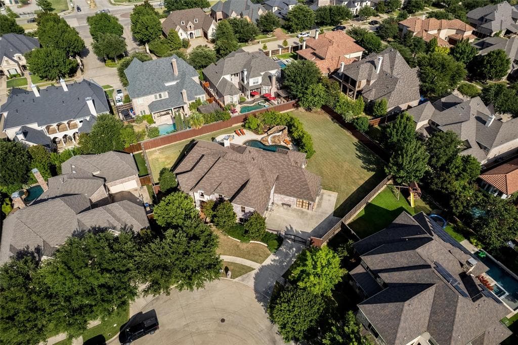10104 Claiborne Ln