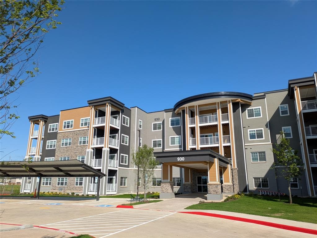 930 Stockton Dr # 109