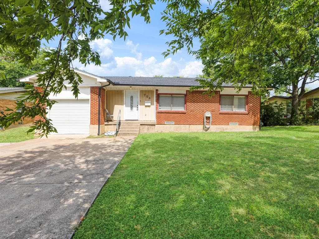 706 N Carrier Pkwy