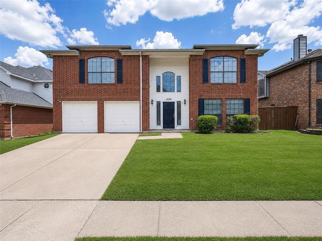 1104 Breezewood Dr