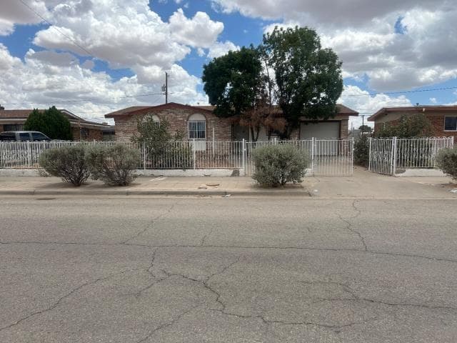 5520 Sarah Anne Ave