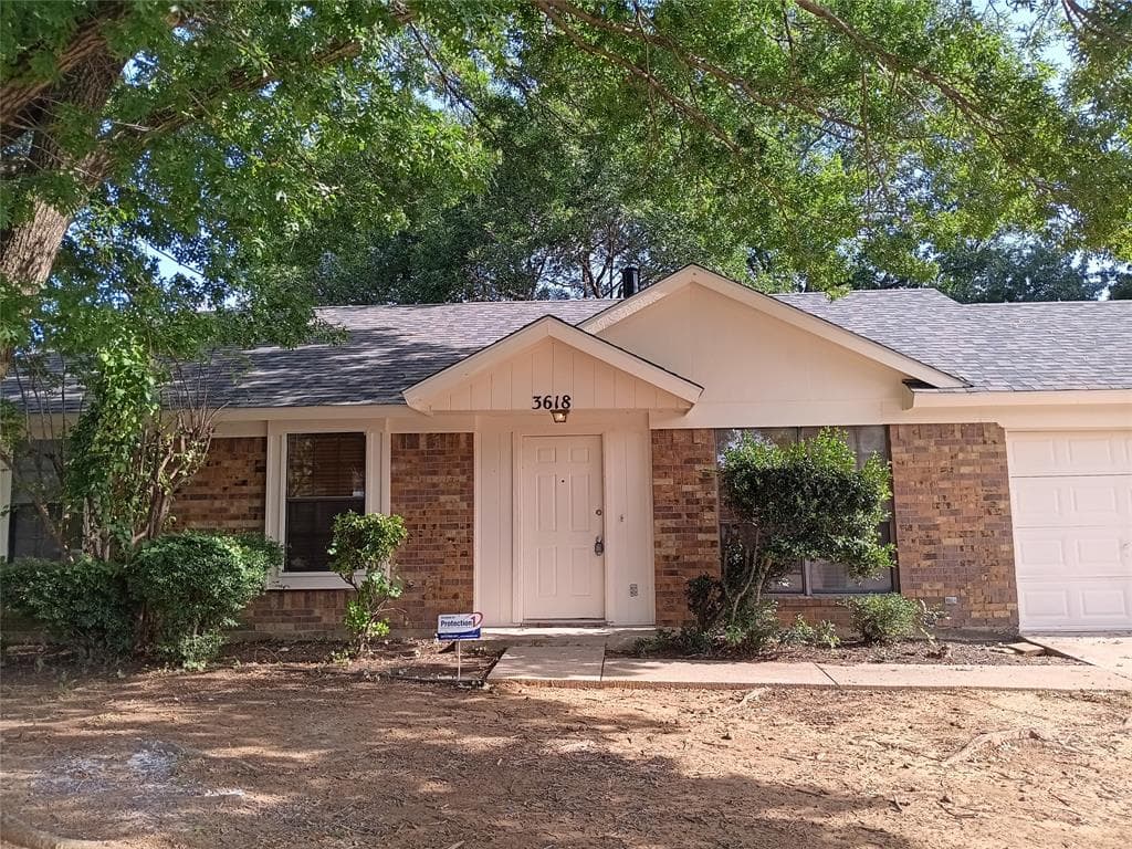 3618 Wentworth Dr