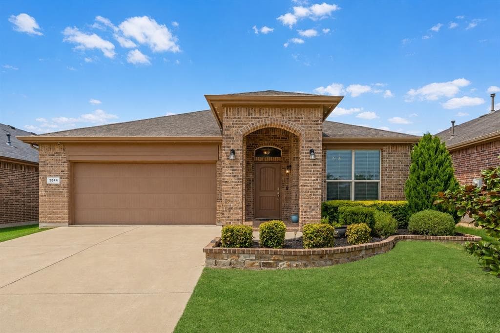 5044 Sugarcane Ln