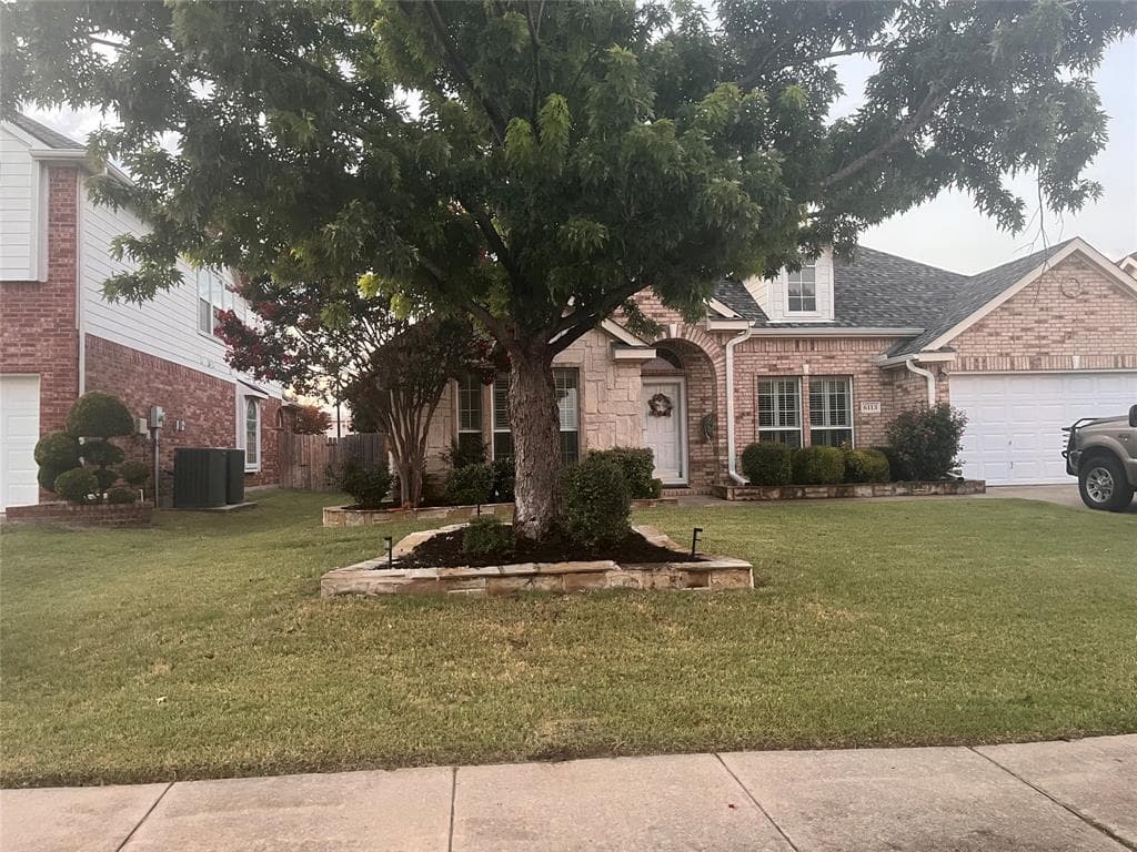 6113 Hagerman Dr