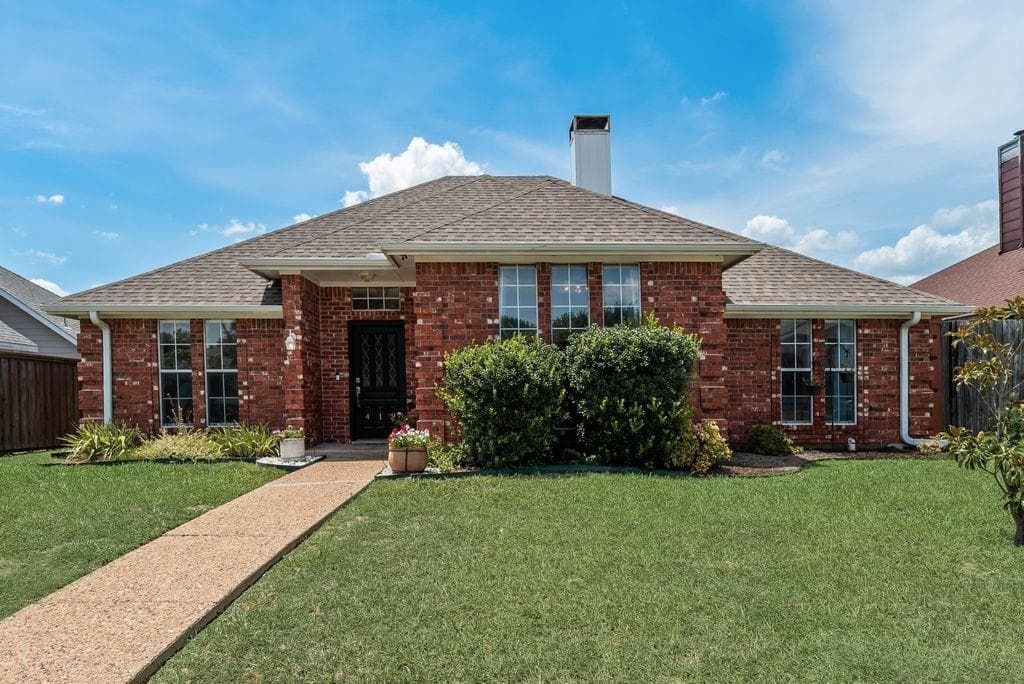 419 N Winding Oaks Dr