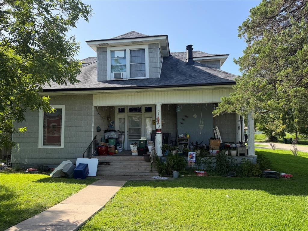 1002 E Texas Ave