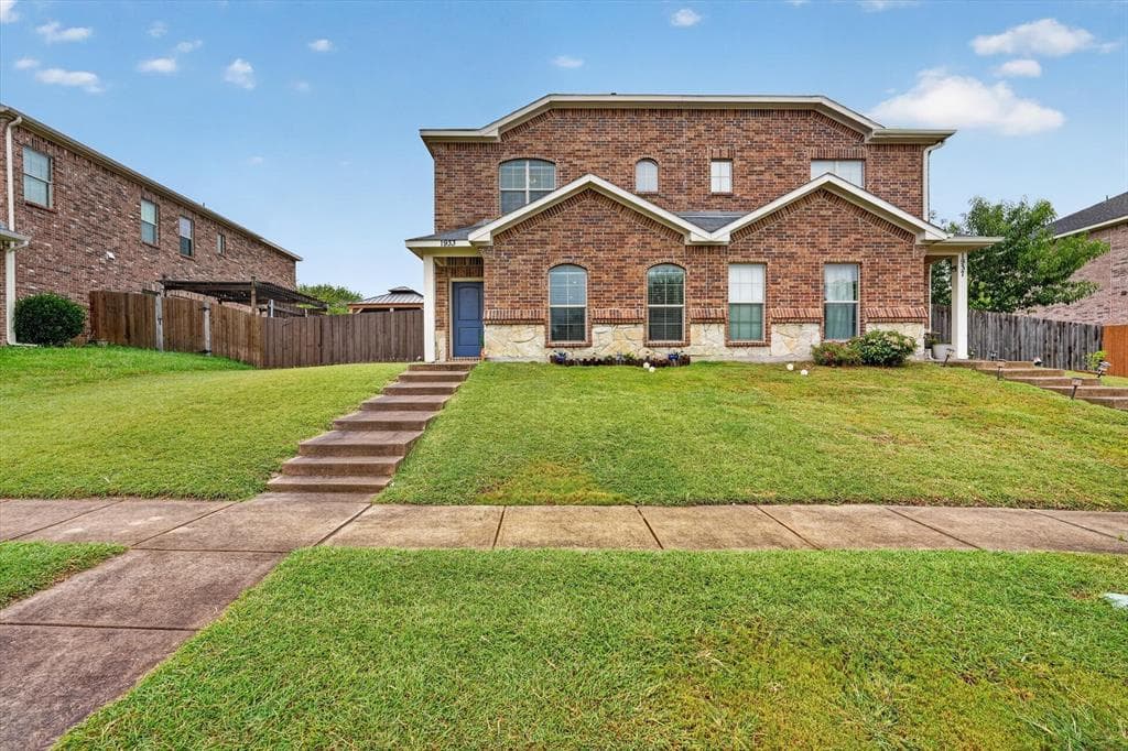 1933 Timber Oaks Dr