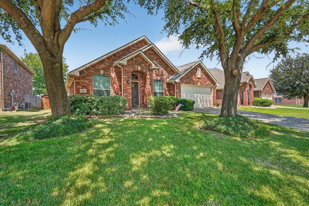 3102 Lena Ct