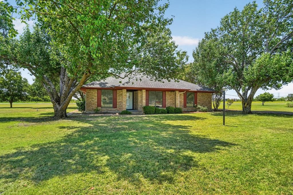 104 Royal Park Ln