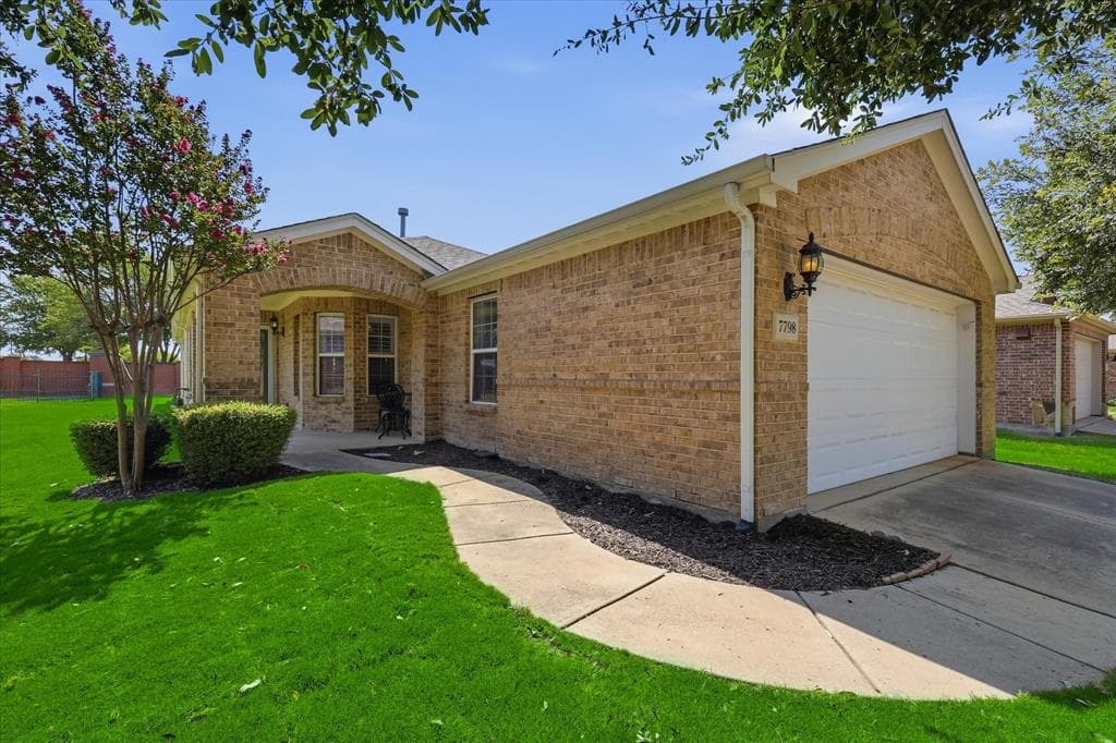 7798 Oakland Hills Ln