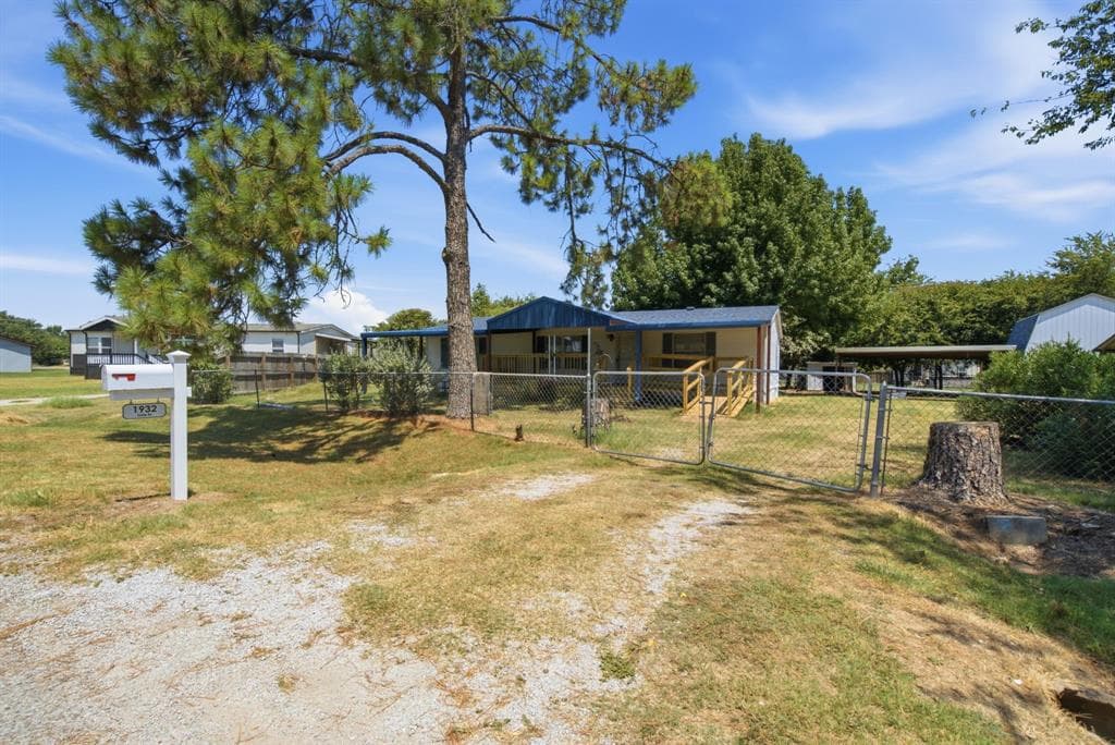 1932 Gale Dr