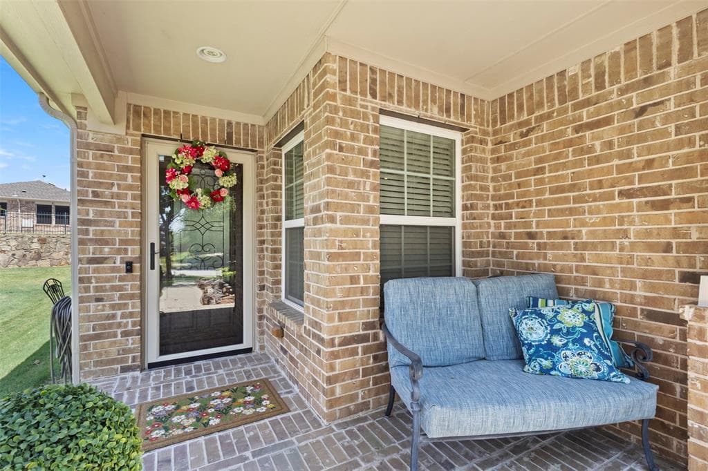 146 Montague Ln