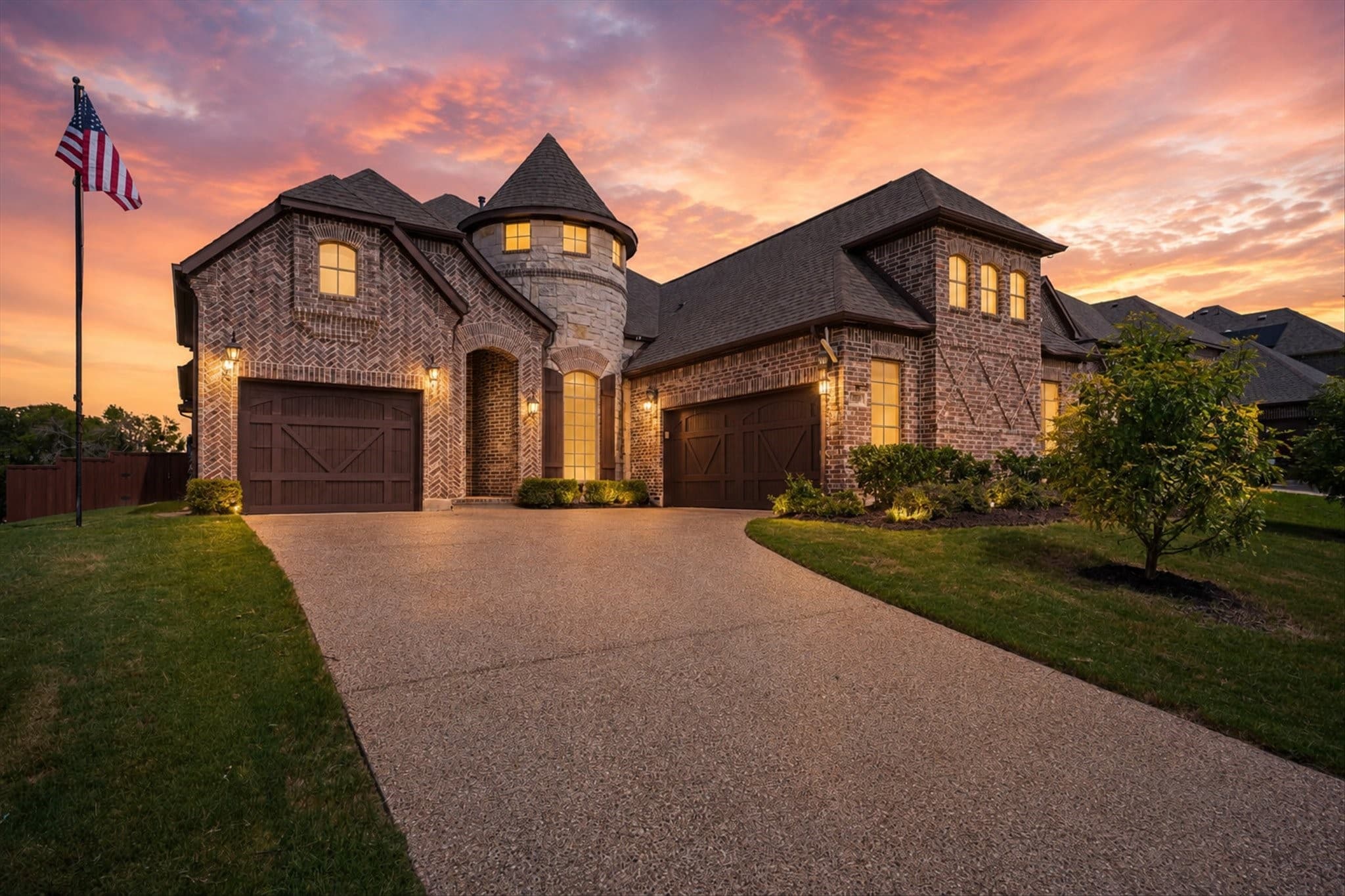 7910 Edgeglen Trl