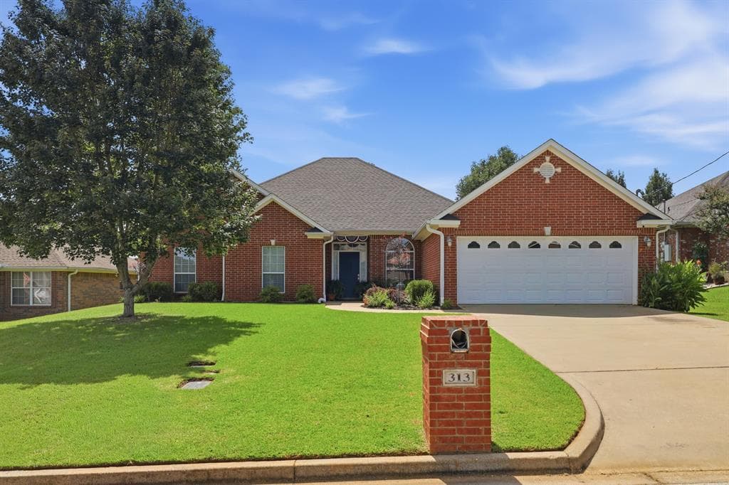 313 Ithaca Dr