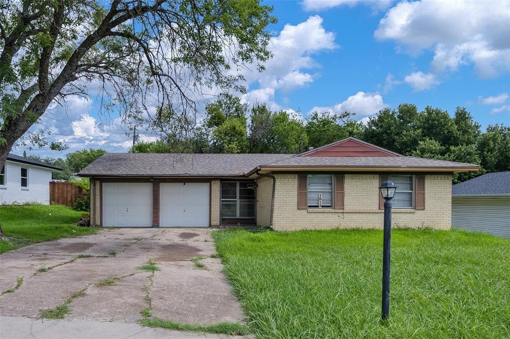 1213 Rusk Dr