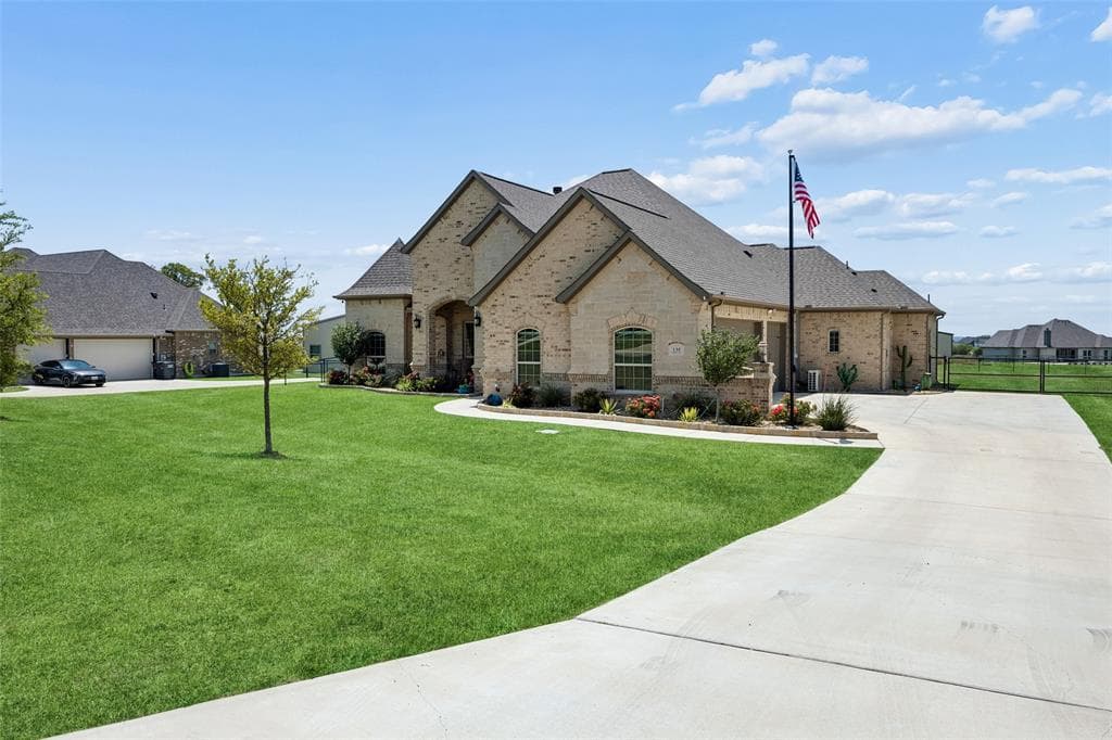 135 Stanford Ln