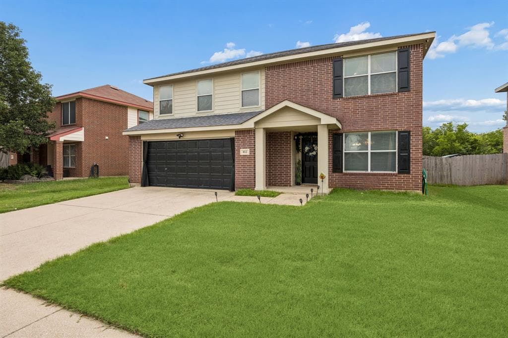 812 Eagle Dr