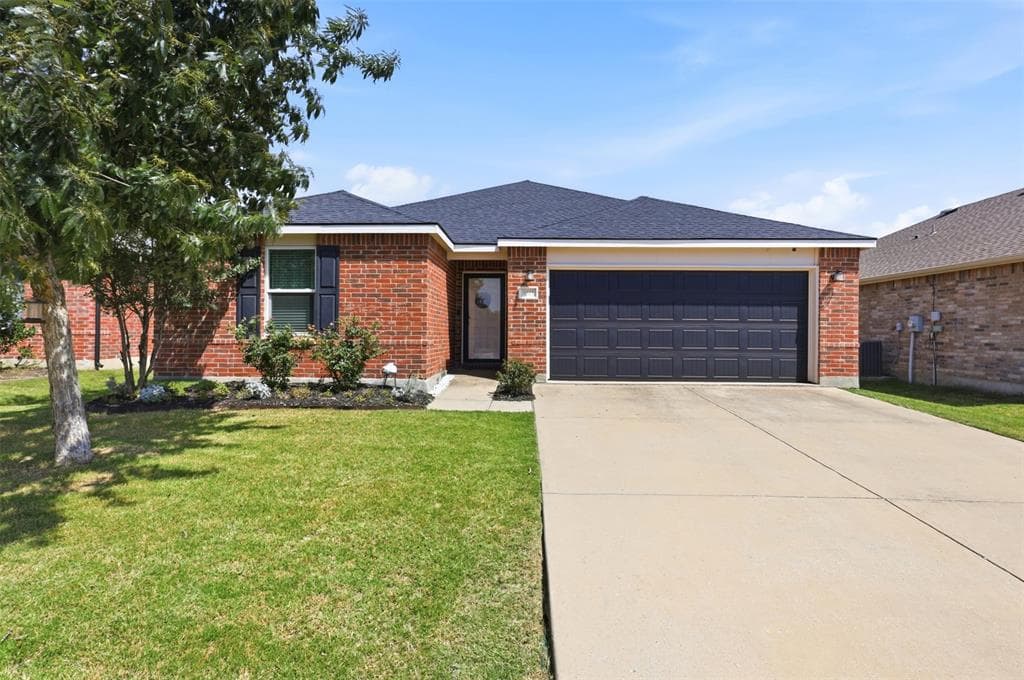 5925 Mountain Bluff Dr