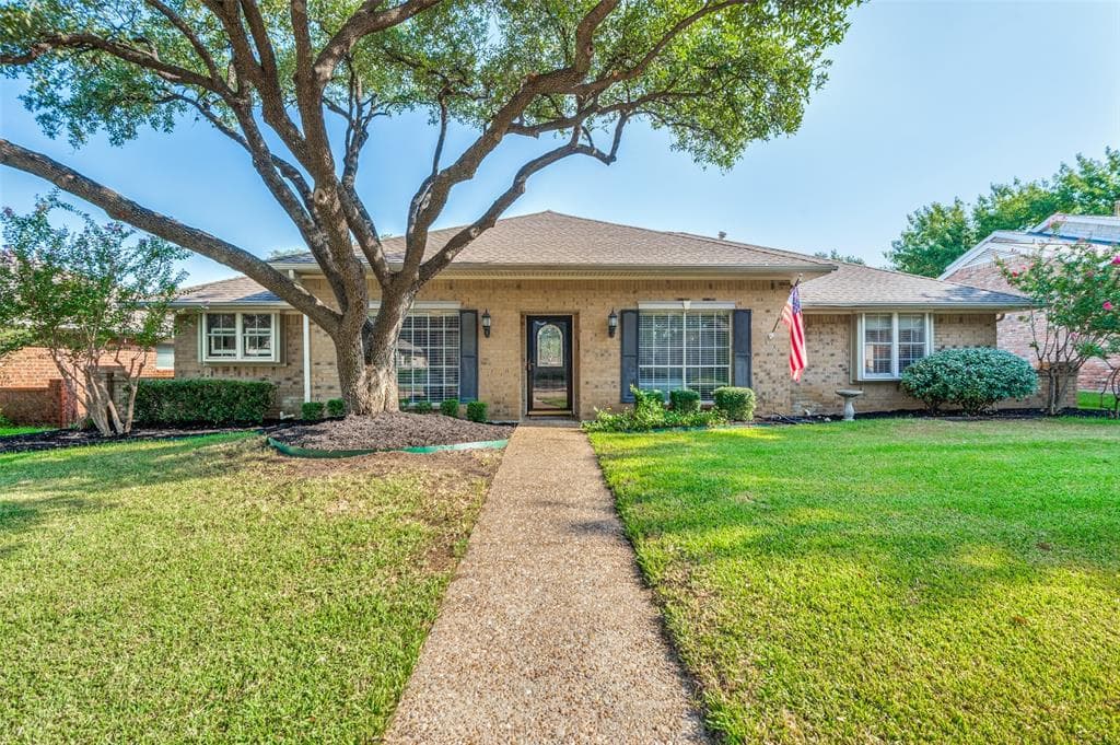 1307 N Trail Dr
