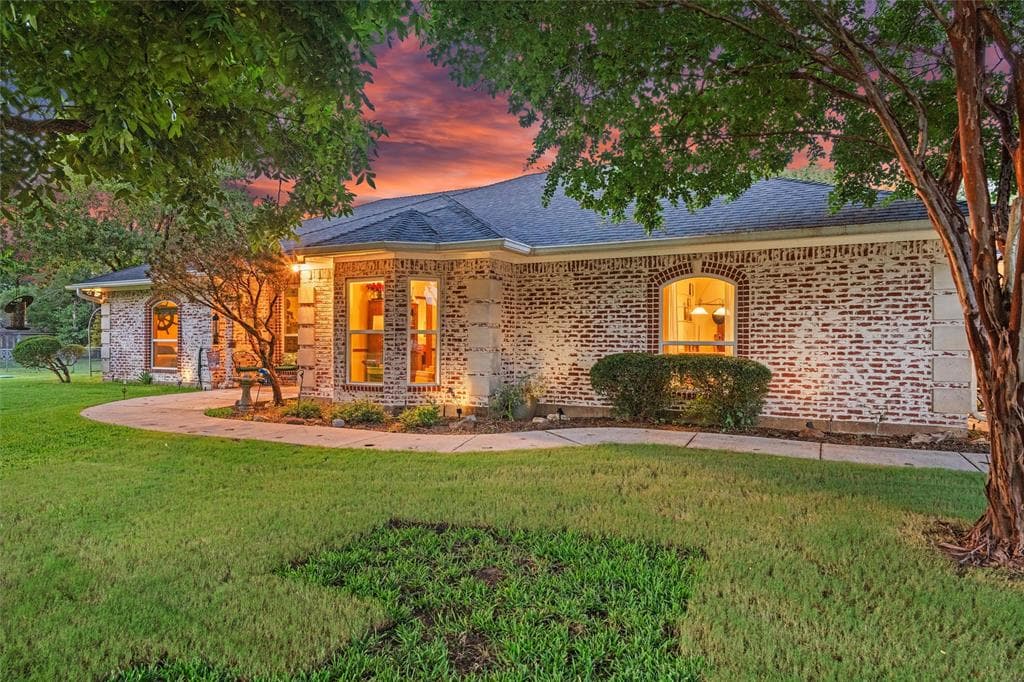 128 Meandering Way