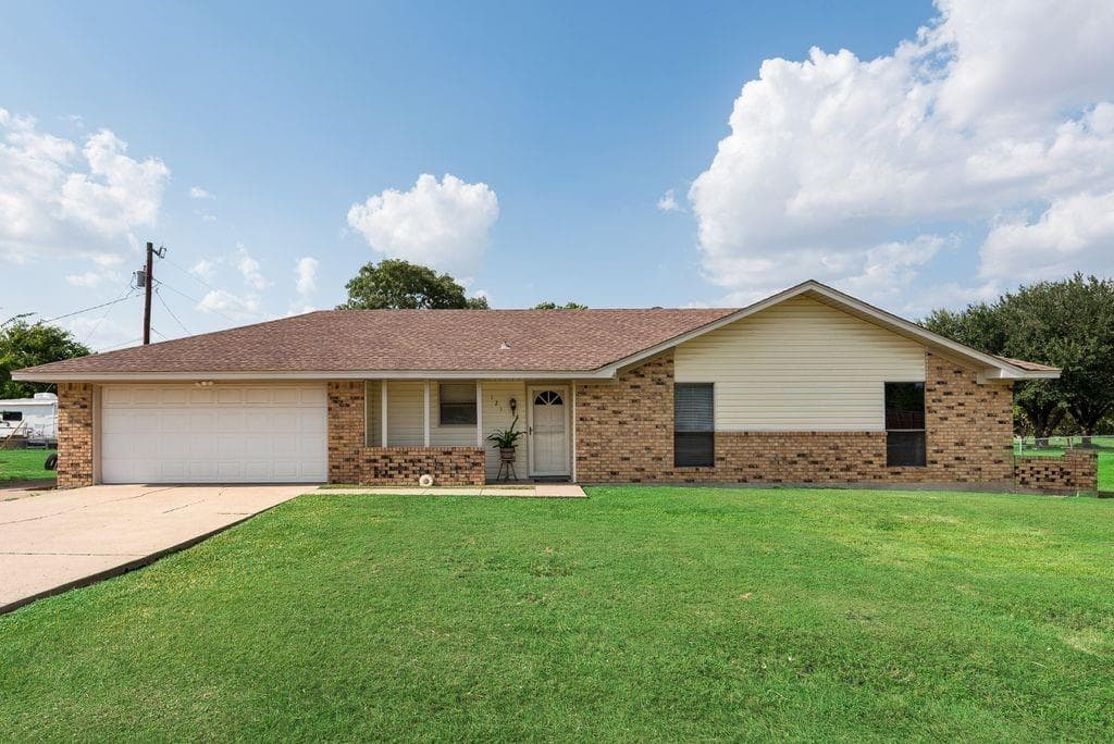121 Tracy Dr