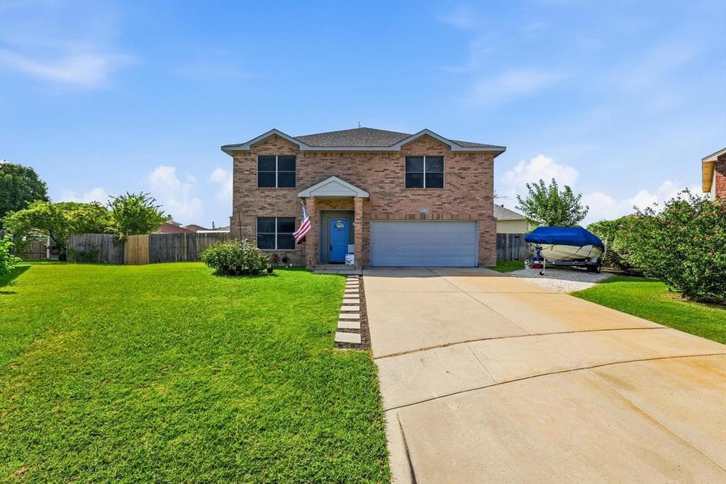 214 Hawthorne Ct