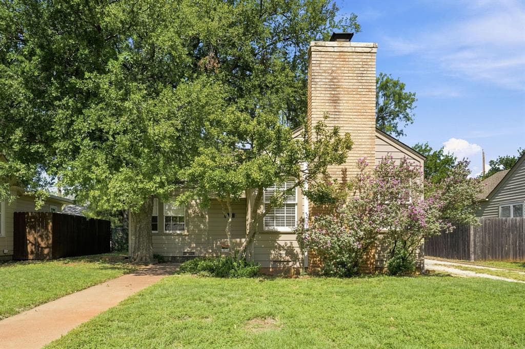936 Blair St