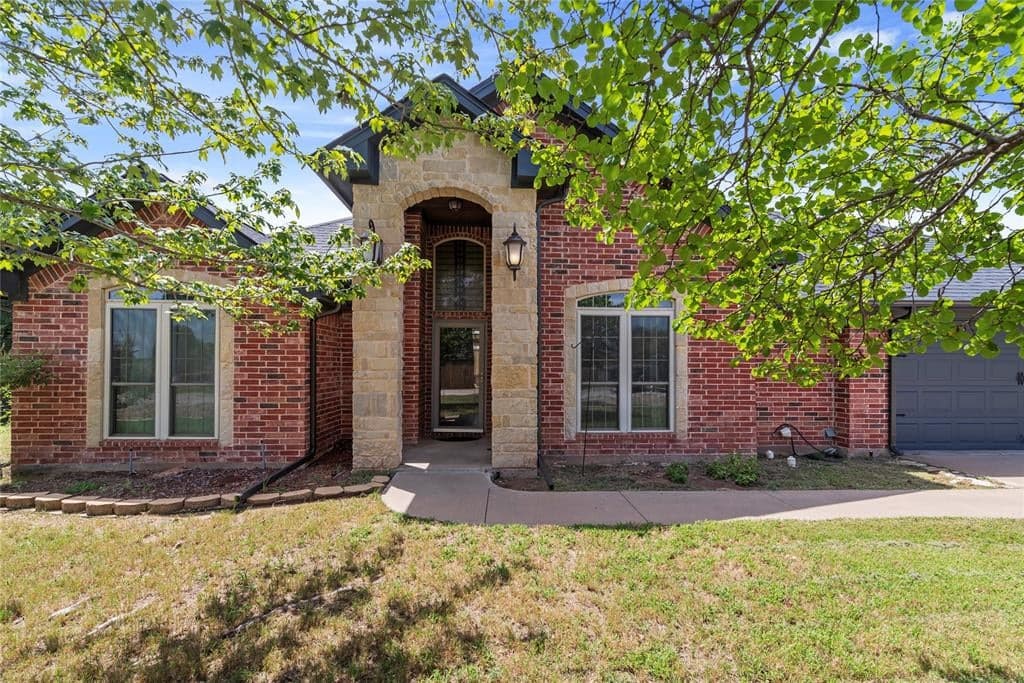 903 Winding Rd