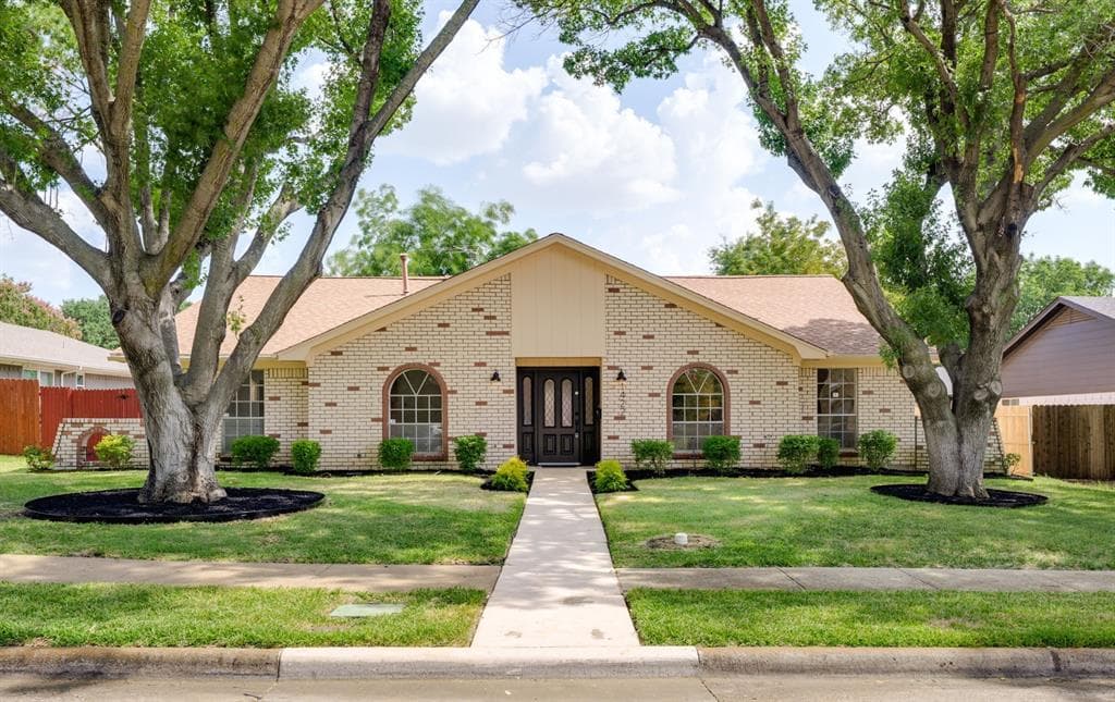 1422 Lincoln Dr