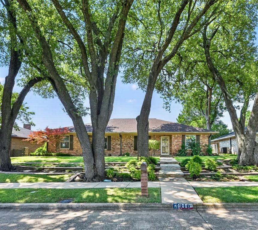 3310 Raintree Dr