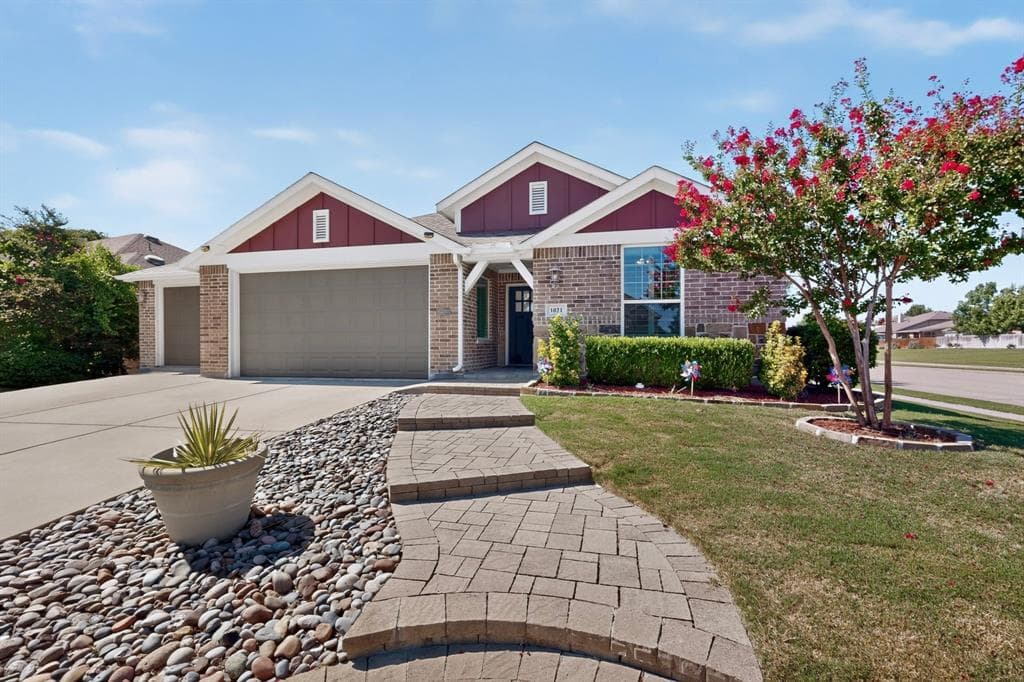 1021 Acacia Dr