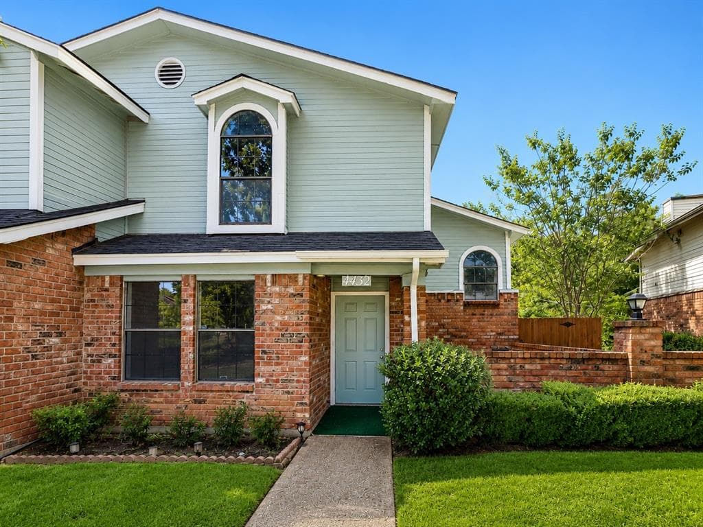 4432 Hulen Cir W
