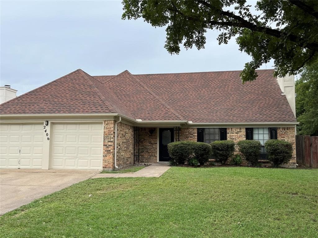 2406 Bentley Dr