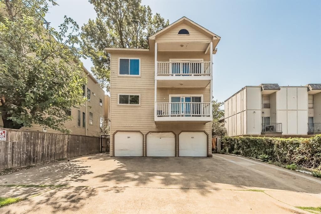 2728 Reagan St Apt 101