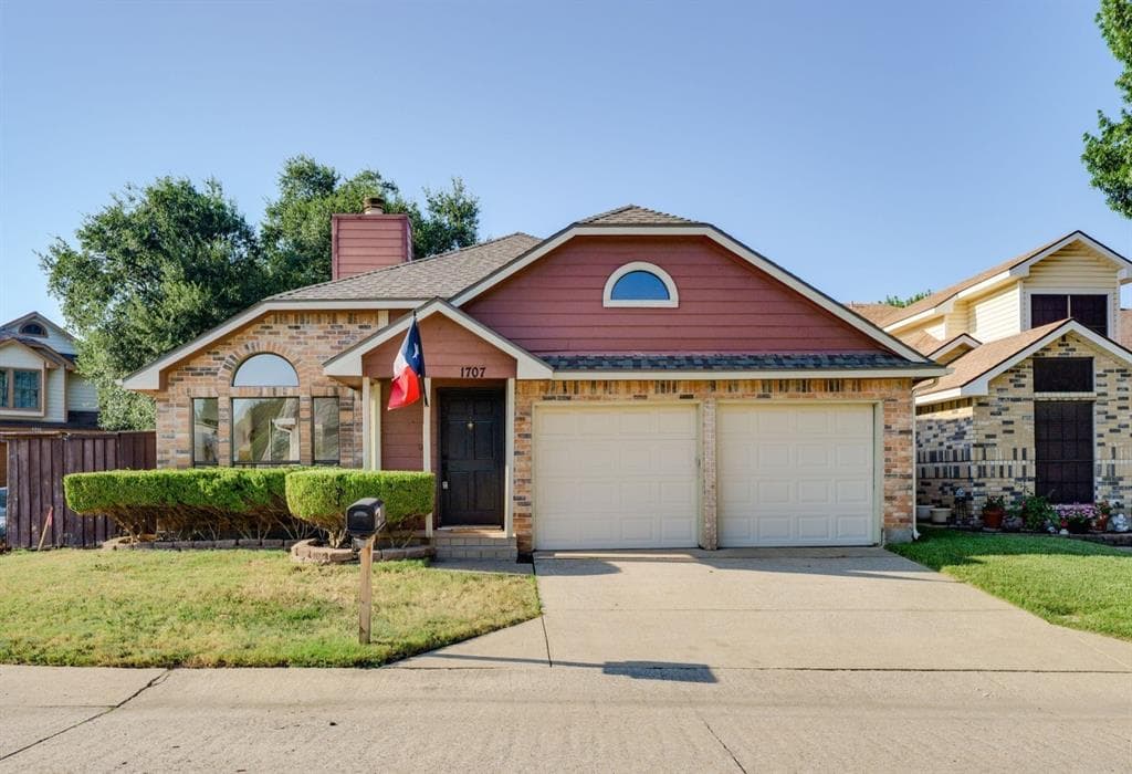 1707 Lakestone Ct