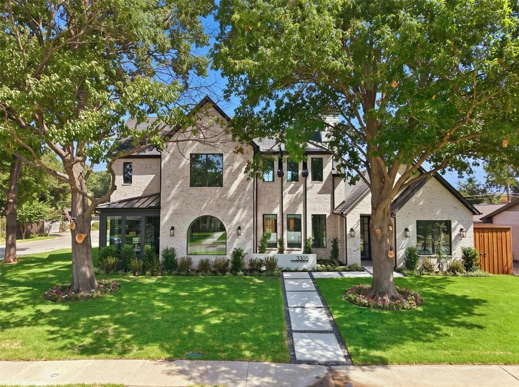 3305 Townsend Dr