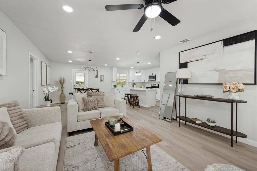 112 Oriole Dr