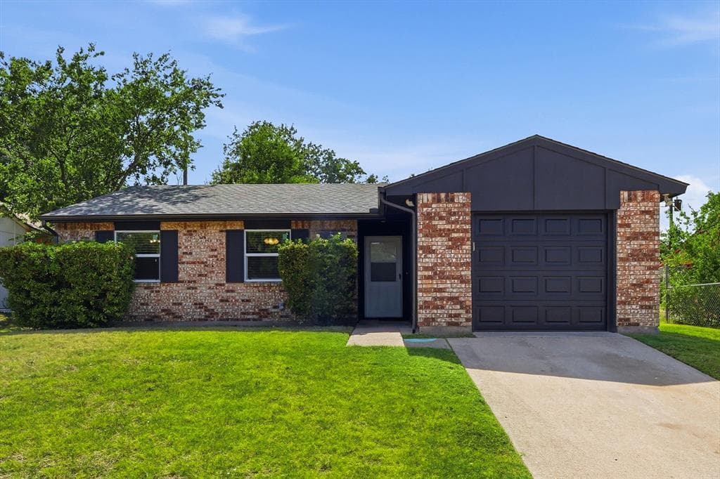 1211 Aspen Dr