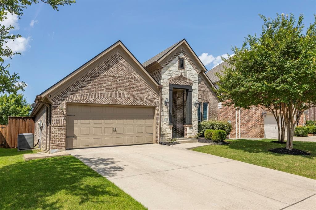 2428 Ranchview Dr