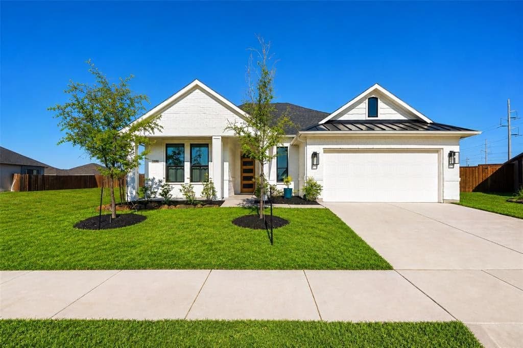 3904 Felicity Ln