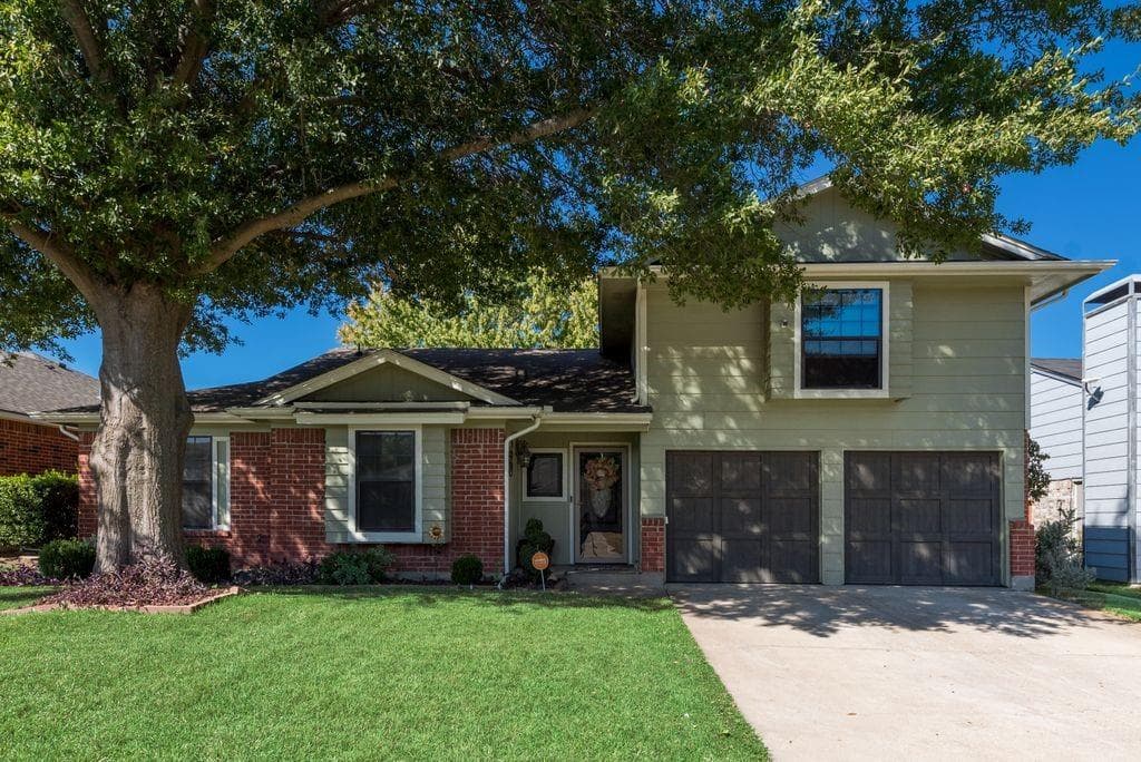 6708 Olivewood Dr