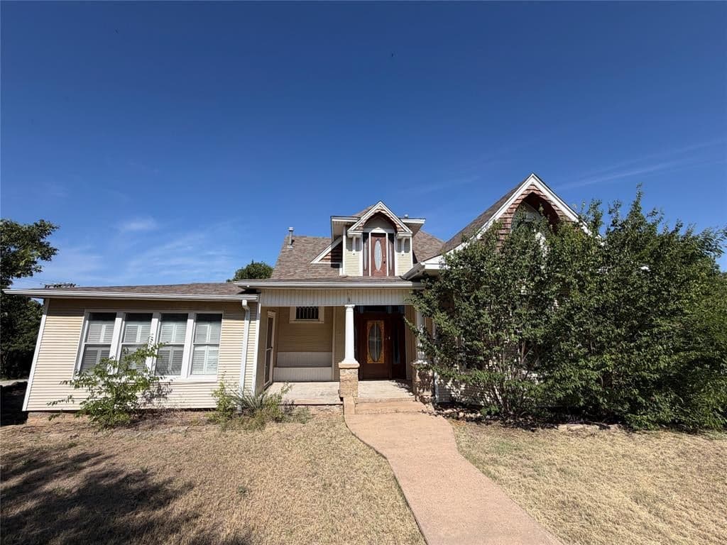 301 Petit Ave