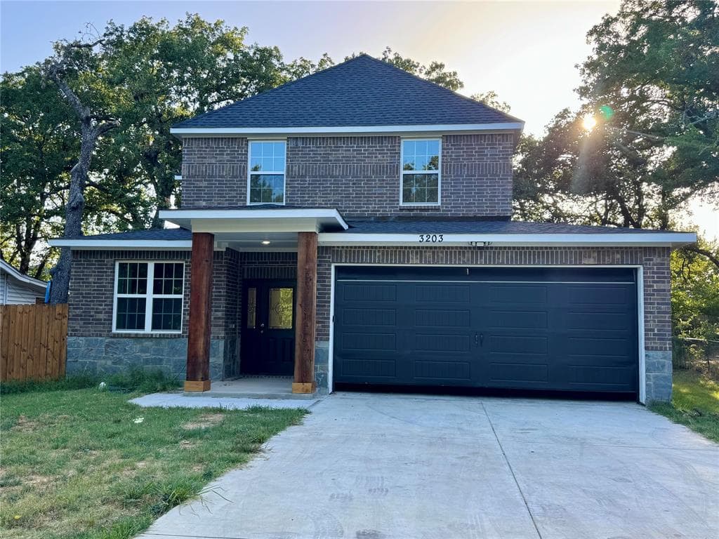 3203 Sherry Ln